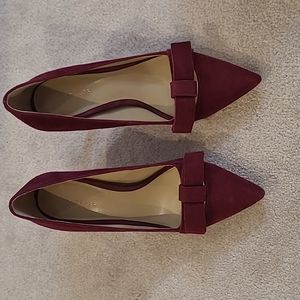 ANN Taylor Suede Burgundy Bow Pumps Sz 6